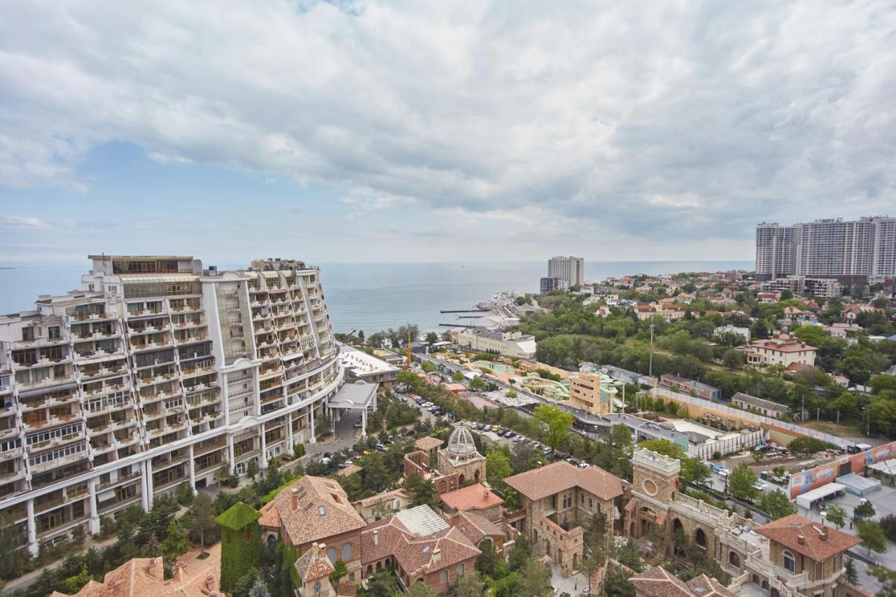 Gagarin Plaza Luxury Sea View Apartments Одеса Екстериор снимка
